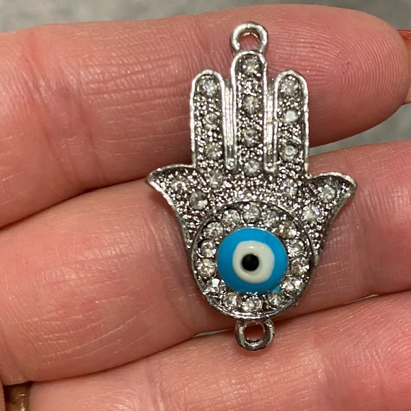 4 pcs large hamsa 🧿 hand charms - Picture 3 of 4